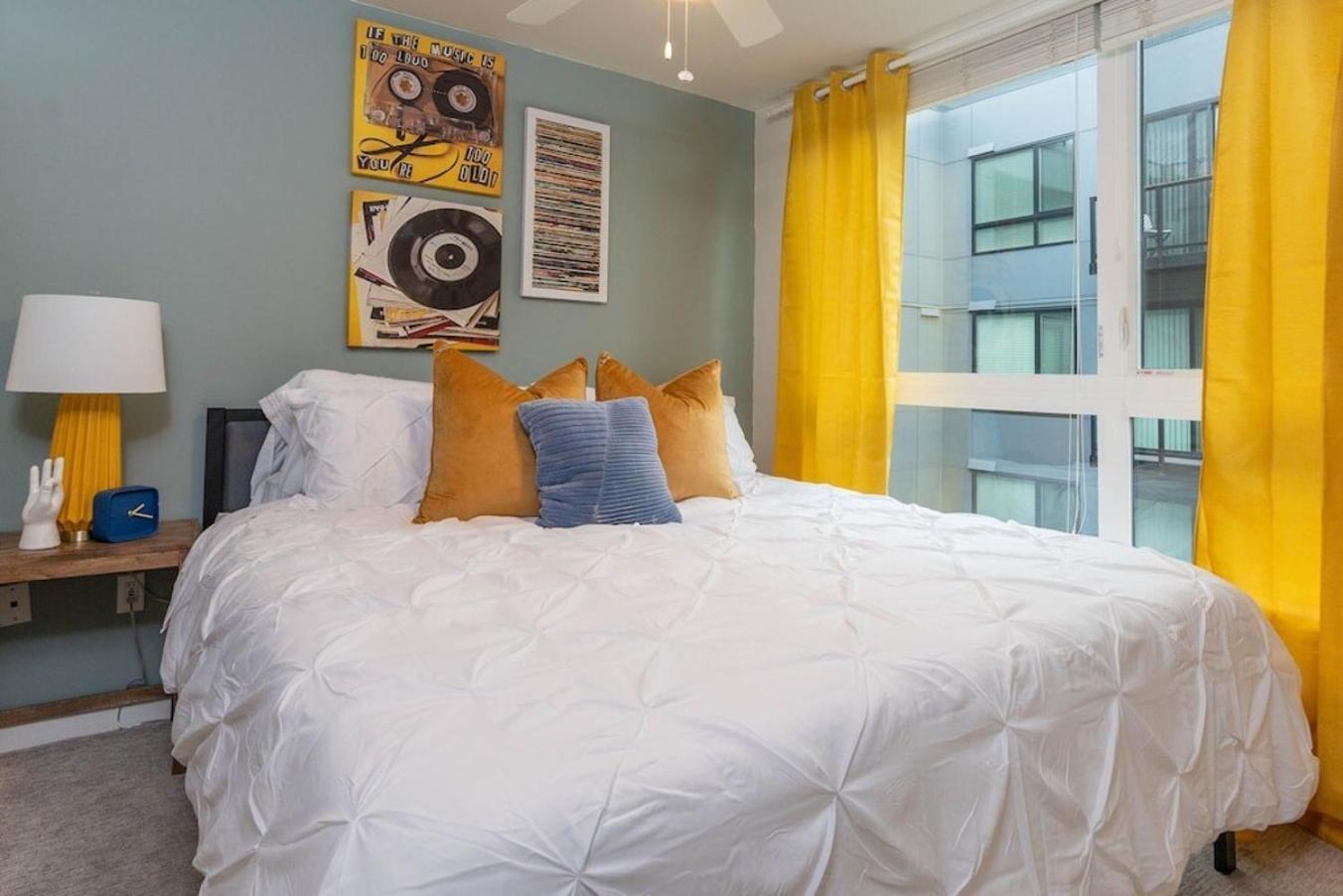 Self Check-In-Washer-Dryer-4Ksmart Tv-King Bed-Gym Такома Екстер'єр фото