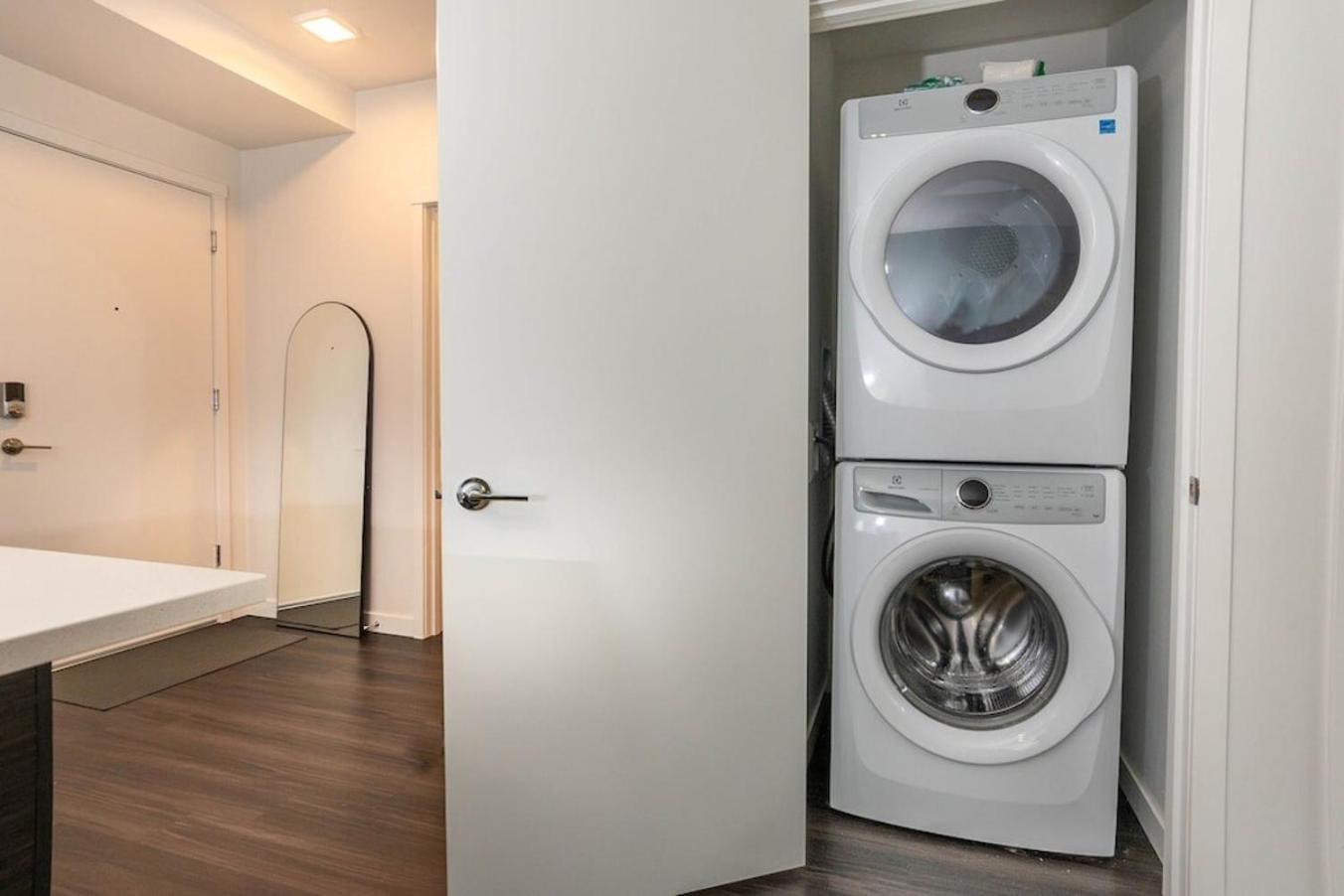 Self Check-In-Washer-Dryer-4Ksmart Tv-King Bed-Gym Такома Екстер'єр фото